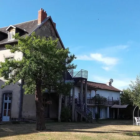 Bed & Breakfast Leclosdipontine L'ecole Des Demoiselles Pontgibaud